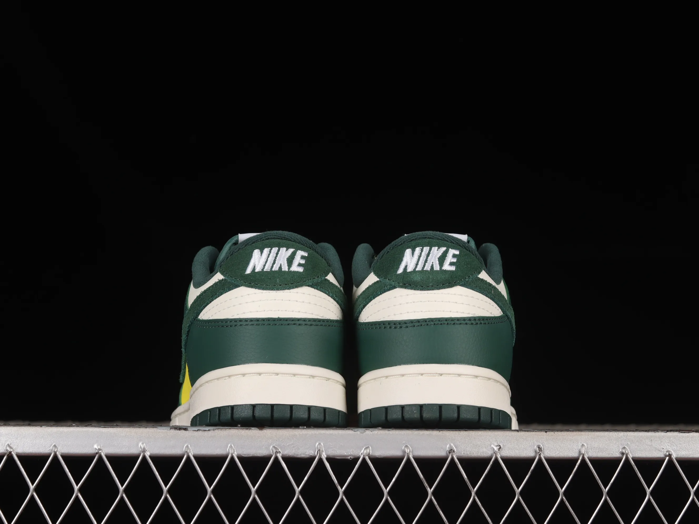All Categories Nk SB Dunk Series Nk SB Dunk Low Low-top sneakers Nk Dunk Low SE "Noble Green" Classic Brazilian color SB low-top sports and leisure sneakers FD0350-133